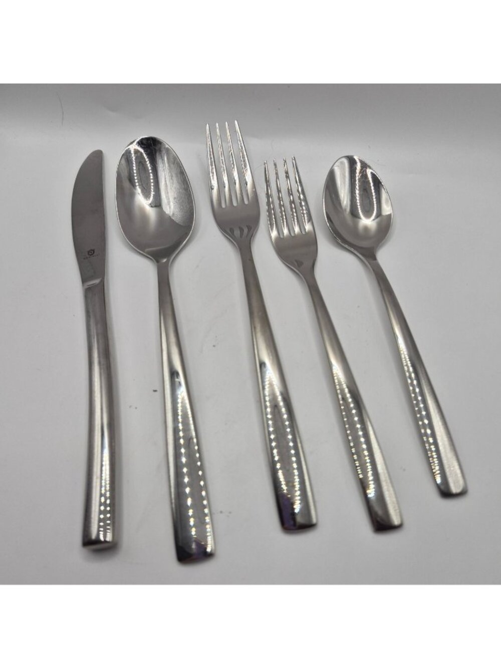 Danialli 18/10 Stainless Steel Flatware Set - Five Pieces Knife Forks & Spoons